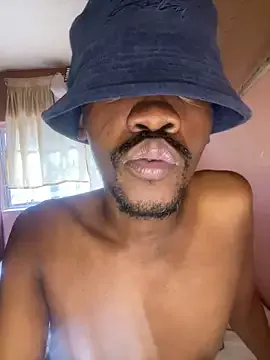 Yiyi-707 on FreeCamNet Image 3