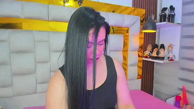 NaughtyWifey1 – webcam model profile photo Image 17