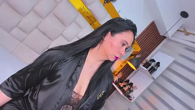 NaughtyWifey1 – webcam model profile photo Image 19