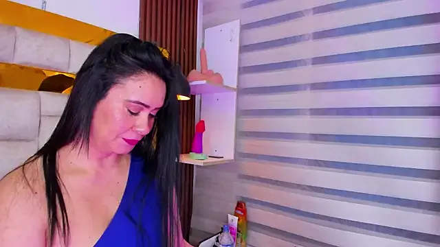 NaughtyWifey1 – webcam model profile photo Image 5