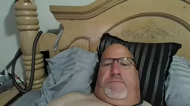 roouse – webcam model profile photo Image 11