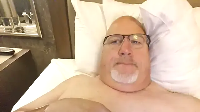 roouse – webcam model profile photo Image 16