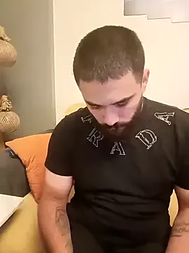 roouse – webcam model profile photo Image 4