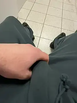 lunagirl13 on FreeCamNet Image 3