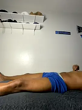 roouse – webcam model profile photo Image 11