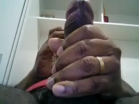 roouse – webcam model profile photo Image 16