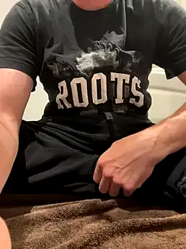roouse – webcam model profile photo Image 10
