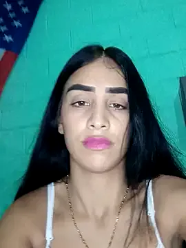 zui_lu – webcam model profile photo Image 12