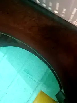 zui_lu – webcam model profile photo Image 3