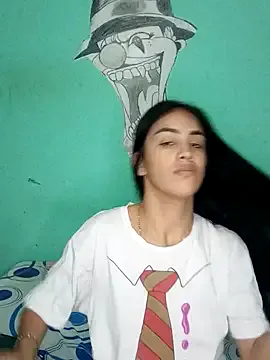 zui_lu – webcam model profile photo Image 8