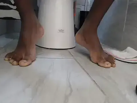 NANA_7 – webcam model profile photo Image 3