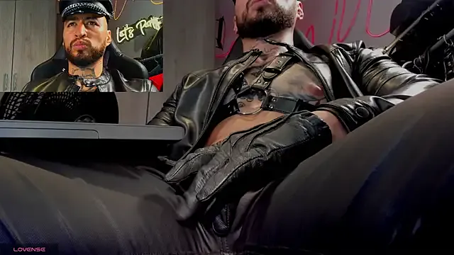 Mia--meow – webcam model profile photo Image 4