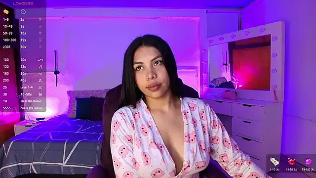 newMichelle – webcam model profile photo Image 13