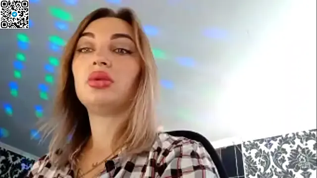 841_yayoi – webcam model profile photo Image 2