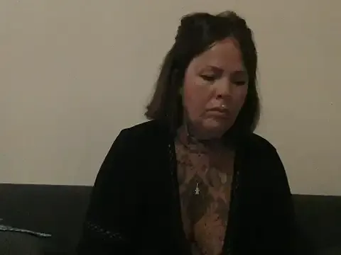 _Alicee_1 – webcam model profile photo Image 3