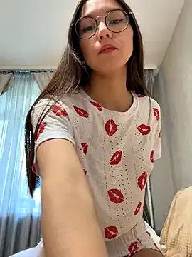  – webcam model profile photo Image 2