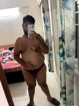 zui_lu – webcam model profile photo Image 11