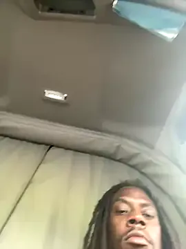 GouGou-111 – webcam model profile photo Image 3