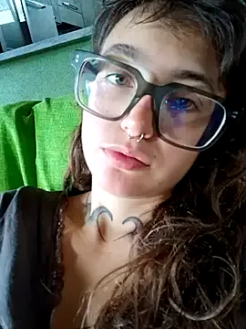 Musae – webcam model profile photo Image 12