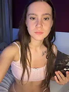  – webcam model profile photo Image 3