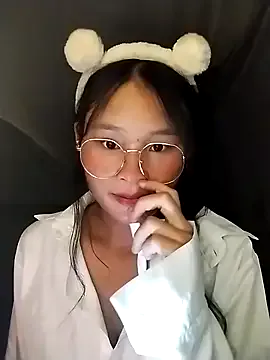 seraphine23 – webcam model profile photo Image 12