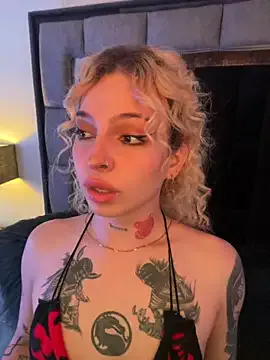 roouse – webcam model profile photo Image 13