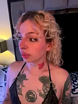 roouse – webcam model profile photo Image 14