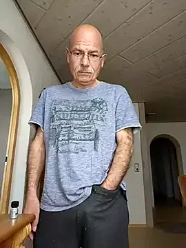 Nonchan_ – webcam model profile photo Image 3