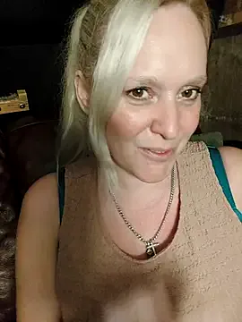 -momoo- – webcam model profile photo Image 18