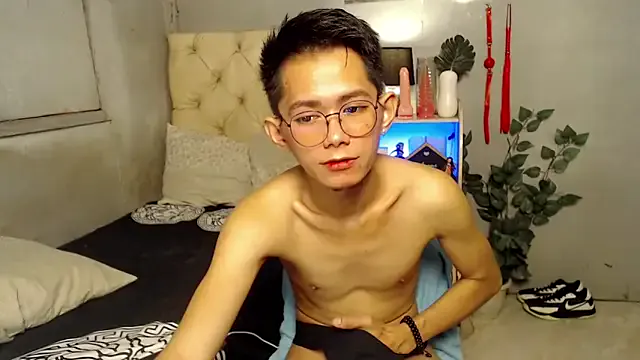 YU-KI00 – webcam model profile photo Image 2