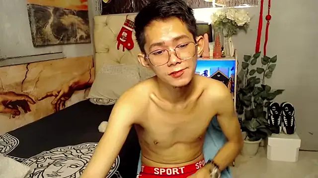 YU-KI00 – webcam model profile photo Image 5