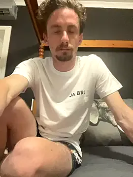 Yui-Ch – webcam model profile photo Image 7