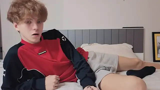 Nonchan_ – webcam model profile photo Image 2