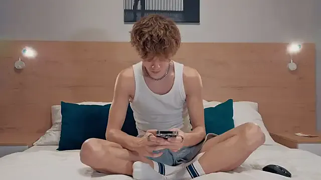 Nonchan_ – webcam model profile photo Image 5