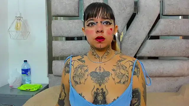  – webcam model profile photo Image 5