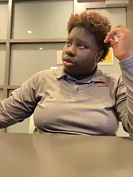 Megu_Melon – webcam model profile photo Image 2