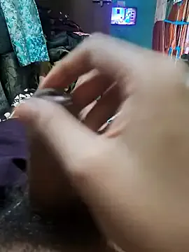 zui_lu – webcam model profile photo Image 5