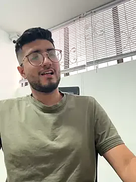 Megu_Melon – webcam model profile photo Image 4