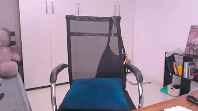 Mia--meow – webcam model profile photo Image 14