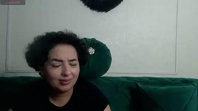 Nonchan_ – webcam model profile photo Image 11