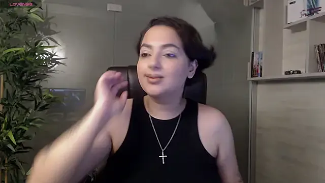 Nonchan_ – webcam model profile photo Image 5