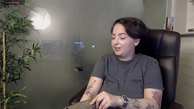 Nonchan_ – webcam model profile photo Image 6