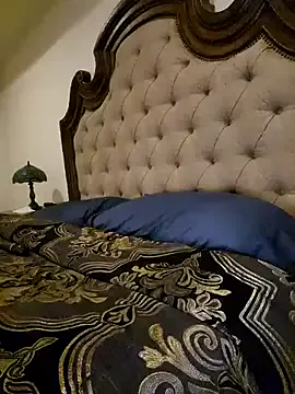 zui_lu – webcam model profile photo Image 4