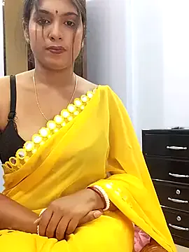 roouse – webcam model profile photo Image 7