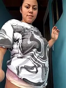 oypo – webcam model profile photo Image 6