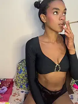 Tella_dream – webcam model profile photo Image 2