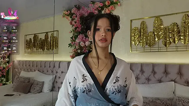 roouse – webcam model profile photo Image 15