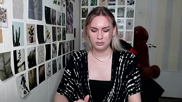 Yui-Ch – webcam model profile photo Image 13