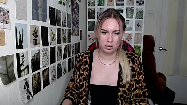 Yui-Ch – webcam model profile photo Image 16