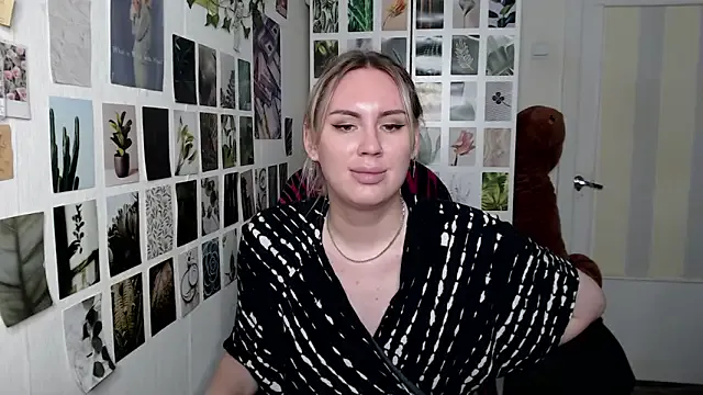 Yui-Ch – webcam model profile photo Image 3